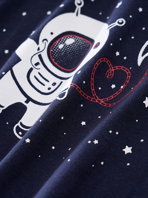 Räumliche Abenteuer – Baby-Overall mit Astronautenprint