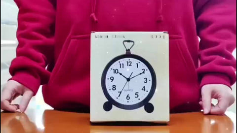Retro Metallwecker mit stilvollem Uhrwerk – Klassisches Tischformat für Schlafzimmer oder Büro