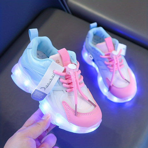 Leuchtende Sneakers für Kinder – Bunte LED-Beleuchtung für einen verspielten Look