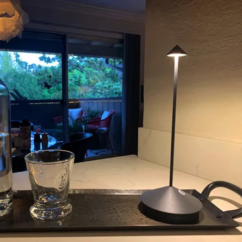 Wiederaufladbare Drahtlose LED Lampe – Wasserdicht & Dimmbare