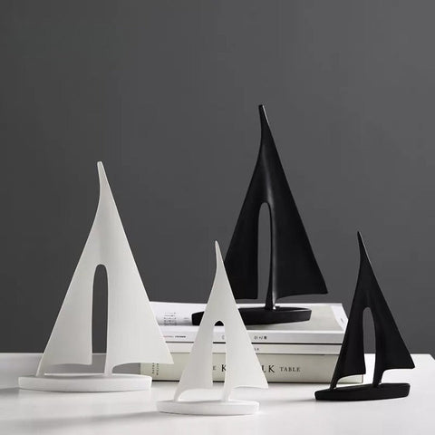 Maritime Segelboot Skulptur - Elegante Dekoration für Zuhause