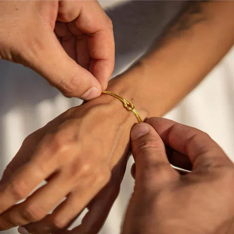 Elegante Knotenarmband – Subtil und Raffiniert
