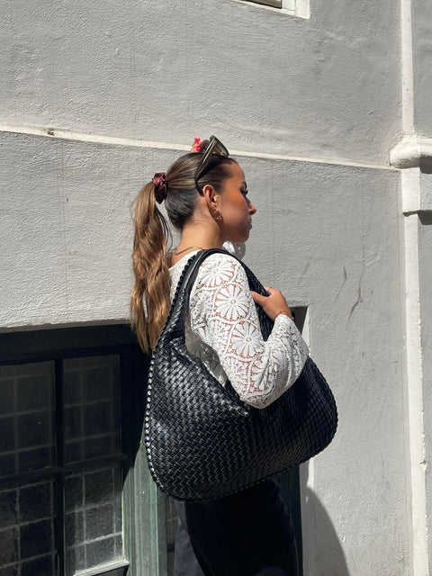 Schicke Gewebte Schultertasche - Für einen Eleganten Look