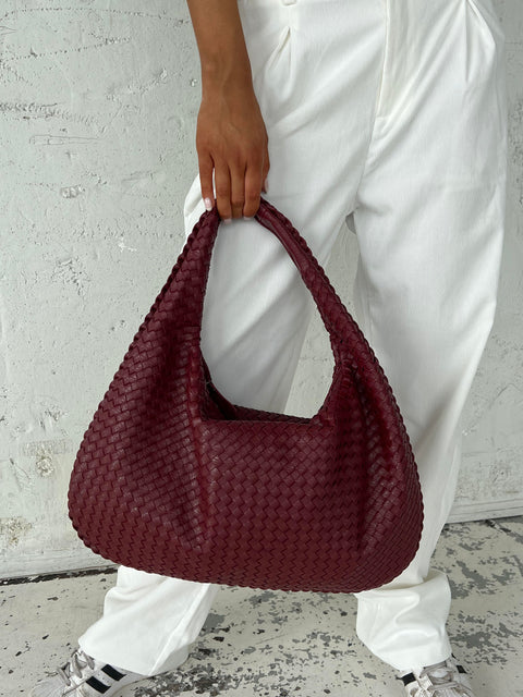 Schicke Gewebte Schultertasche - Für einen Eleganten Look