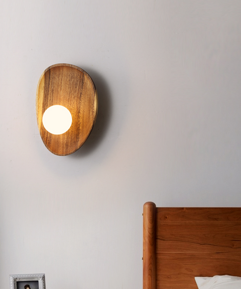 Minimalistische Wandleuchte - Holz und Stimmungslicht