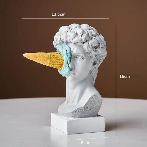 Statue mit Eis - Verspielte Dekoration für Zuhause