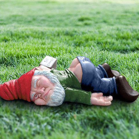 Fauler Larry Gartenzwerg – Der Schlafmütze im Garten