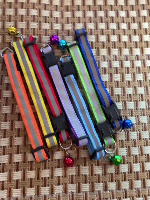 Reflektierendes Katzenhalsband mit AirTag Halter und Glocke – Verstellbares Halsband für Nachtsichtbarkeit