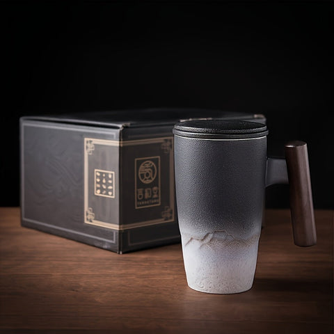 Handgemachte Keramische Teetasse mit Sieb – Authentisches Design und Praktische Anwendung