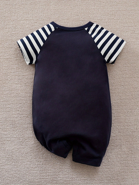 Räumliche Abenteuer – Baby-Overall mit Astronautenprint