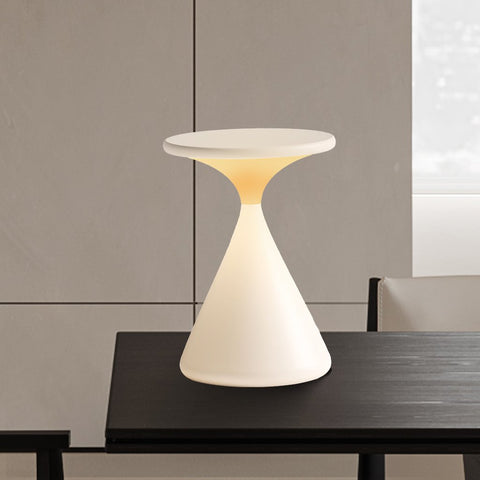 Aeron Sanduhr Dimmbar LED Tischlampe – Elegant und Kabellos Licht