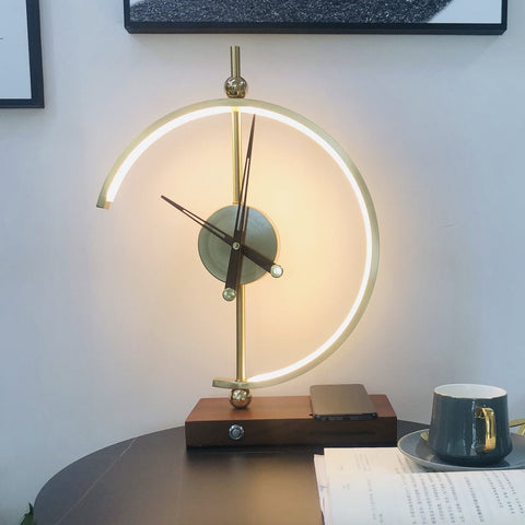 Nagoya Luxe Tischlampe – Künstlerische Beleuchtung mit zeitlosem Design