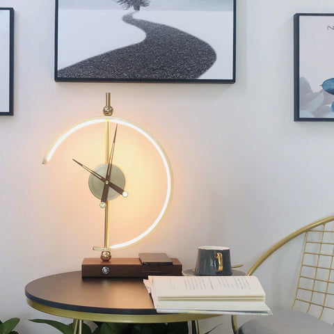 Nagoya Luxe Tischlampe – Künstlerische Beleuchtung mit zeitlosem Design