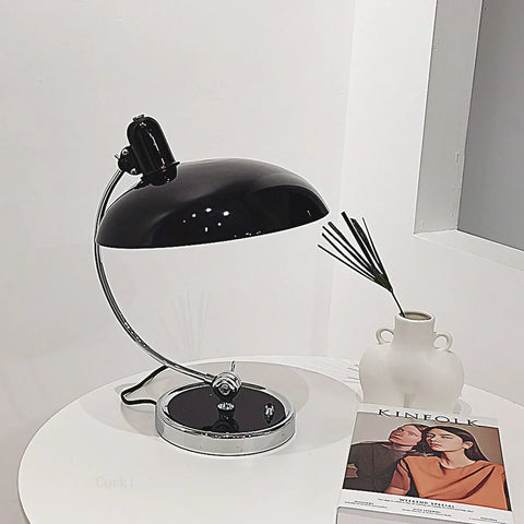 Retro Eleganz Tischlampe - Schaffe eine Gemütliche Atmosphäre