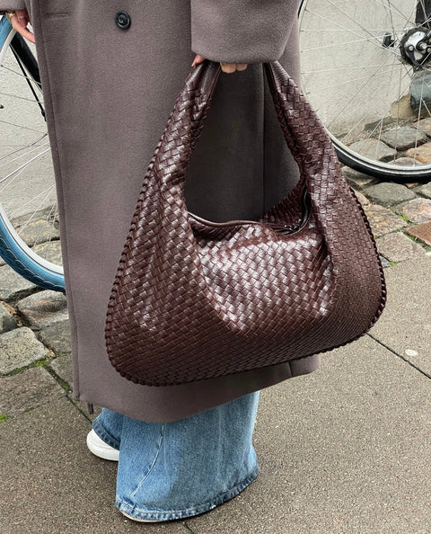 Schicke Gewebte Schultertasche - Für einen Eleganten Look