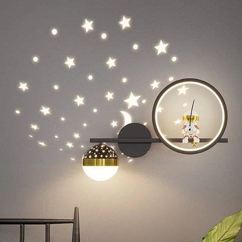 Betörende Wandlampe mit Sterne- und Mondprojektion – Für eine Magische Atmosphäre in deinem Schlafzimmer
