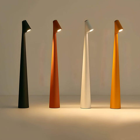 Nordic Elegance Stehlampe - Stilvolle und Dimmbare Beleuchtung für Modernes Interieur