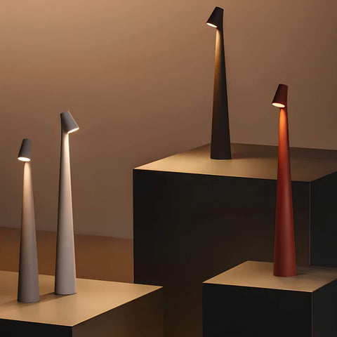 Nordic Elegance Stehlampe - Stilvolle und Dimmbare Beleuchtung für Modernes Interieur