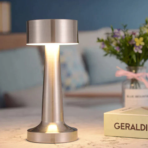 AuraLux Tischlampe – Modern, Minimalistisch und Dimmbat