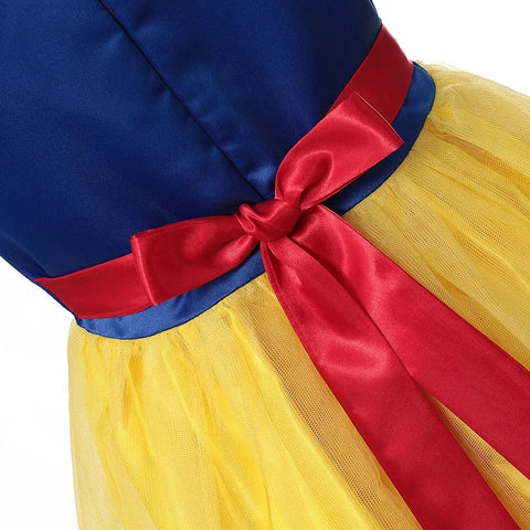 Schneewittchen Prinzessinnenkleid – Mit Umhang, Tiara und Magischen Accessoires