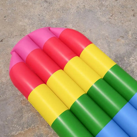 Aufblasbare Pool Float in Eisform – Fröhliche Regenbogen Lounge für den Pool