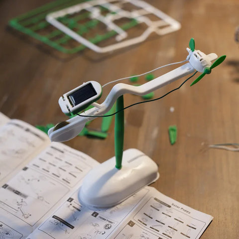 6-in-1 Solarenergie-Roboter-Kit – Bauen und Lernen mit Segelboot, Windmühle, Auto und mehr
