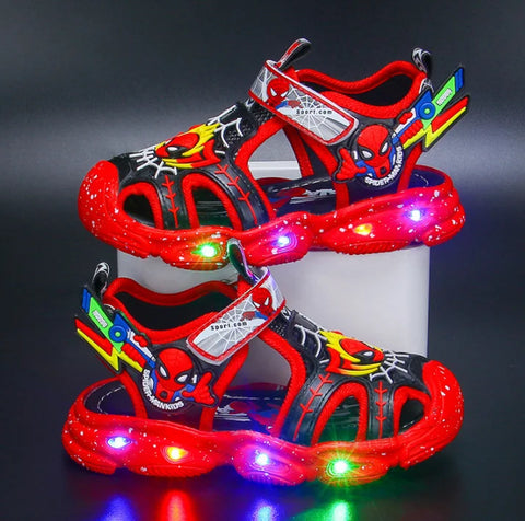 Leuchtende Superhelden-Sandalen für Kinder – Bequem und Spaß für Spielvergnügen