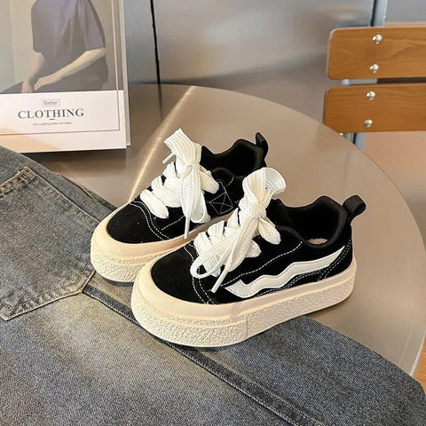 Verspielte Kinder Sneakers - Komfort und Stil bei jedem Schritt