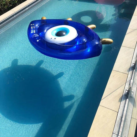 Gigantischer Aufblasbarer Augapfel – Einzigartige Schwimmende Matratze für Sommervergnügen