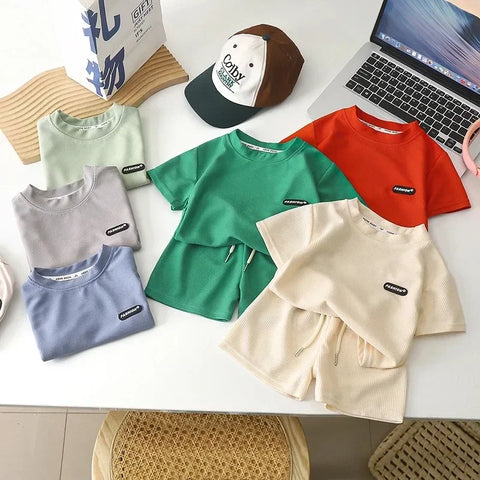 2-teilige Sommer Set für Kinder – Stylisches T-Shirt und Shorts Kombination für jeden Anlass