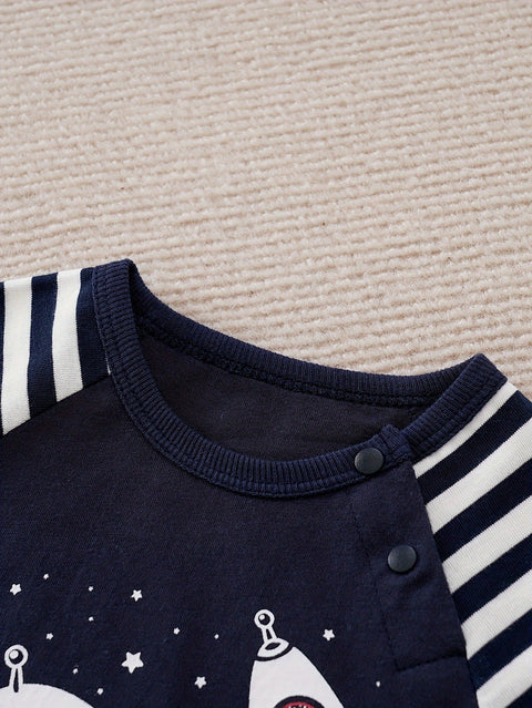Räumliche Abenteuer – Baby-Overall mit Astronautenprint