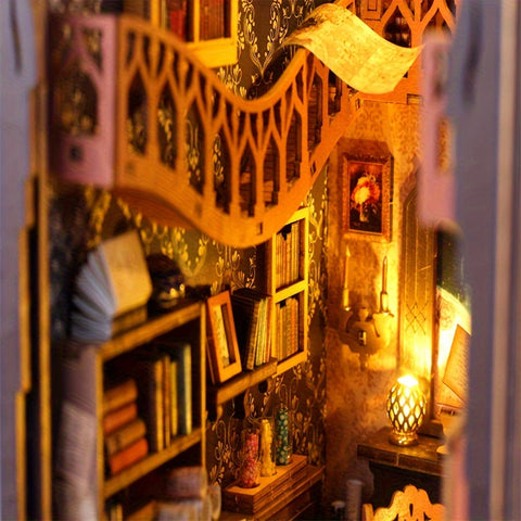 Magisches Bücherhaus – 3D Holzpuzzle für kreative Baumeister