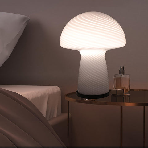 Verspielte Pilzlampe - Raffinierte Atmosphäre mit einem Retro-Twist