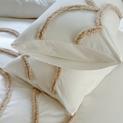 Gepolstertes Bettwäsche-Set – Bettüberwurf und Kissenbezüge mit großem Blumenmuster