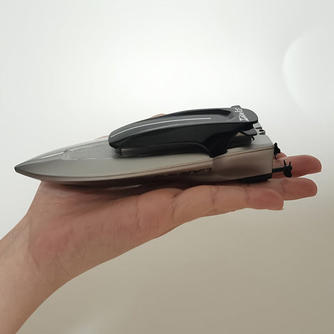 Wasser Mini Spielzeugboot – Fernbedienbar mit LED-Beleuchtung
