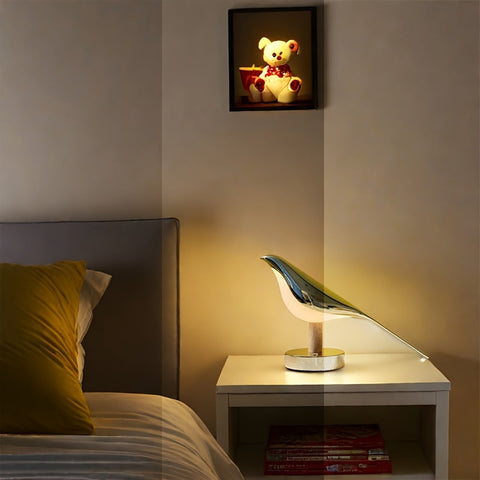 Vogelartige LED Lampe - Eleganz und Ruhe in jedem Raum