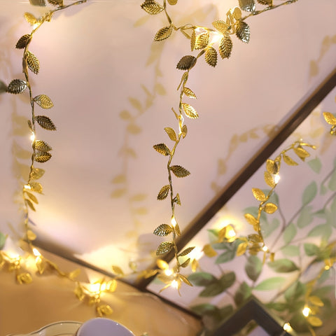 Goldene Blätter Lichterkette - Elegante Beleuchtung für Tischdekoration und Feiern