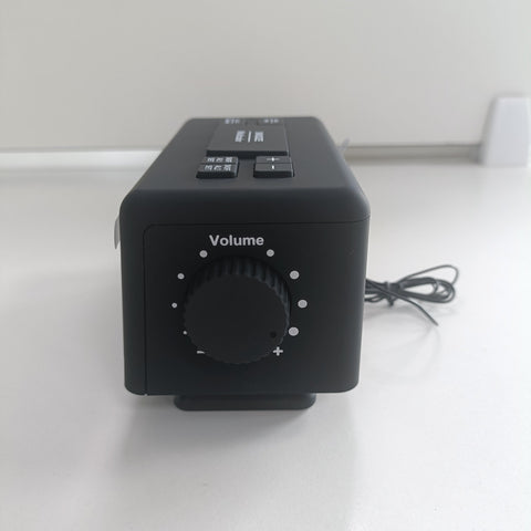RGB Spiegelwecker mit LED-Display und Radiofunktion – Trendy Wecker für dein Zimmer