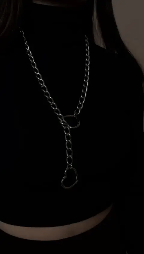 Heartlock Amour Necklace – Symbolik von Liebe und Verbindung