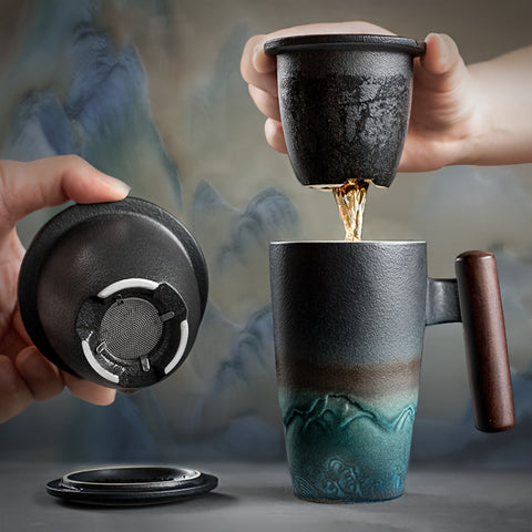Handgemachte Keramische Teetasse mit Sieb – Authentisches Design und Praktische Anwendung