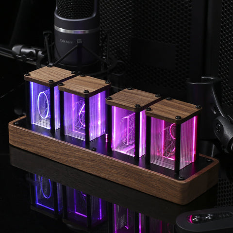 Moderne Retro Röhrenuhr – RGB LED Digitale Uhr für einzigartige Innenraumdekoration