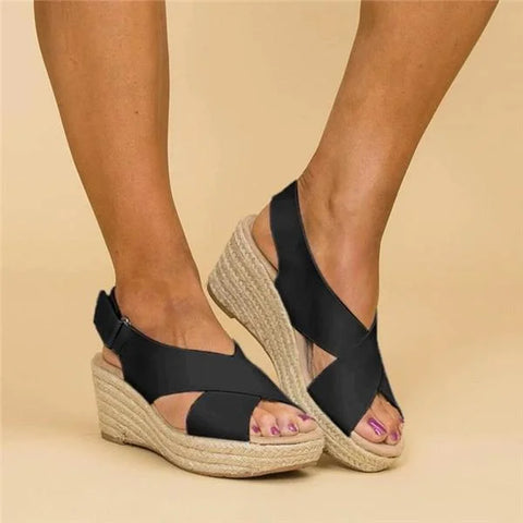 Schicke Keil-Sandalen mit gekreuzten Riemen – Bequemer Sommerstil