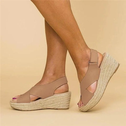 Schicke Keil-Sandalen mit gekreuzten Riemen – Bequemer Sommerstil