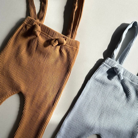 Gemütliche Baby-Ribbroek - Bequem und Stilvoll für die Kleinen