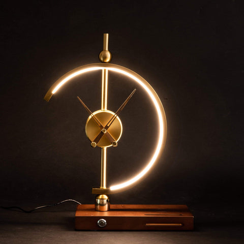 Nagoya Luxe Tischlampe – Künstlerische Beleuchtung mit zeitlosem Design