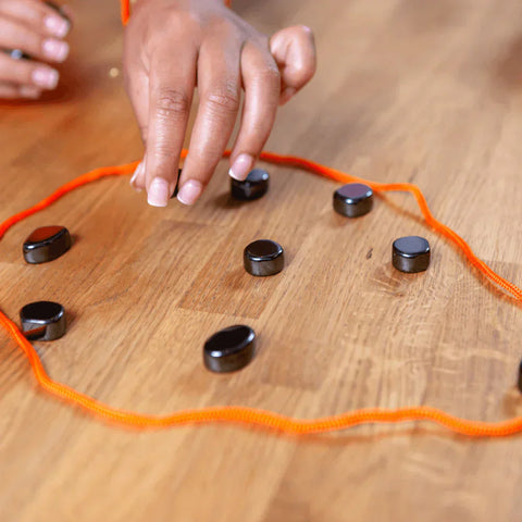 Magnetisches Taktikspiel – Fang die Magnet-Herausforderung