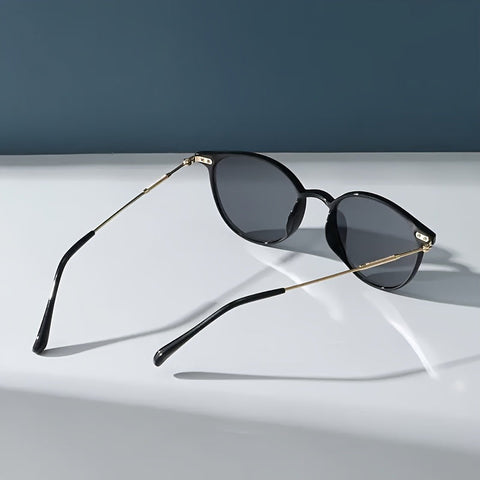 Stilvolle Sonnenbrille für Damen – Elegante Kombination aus Metall und Kunststoff für sonnige Tage