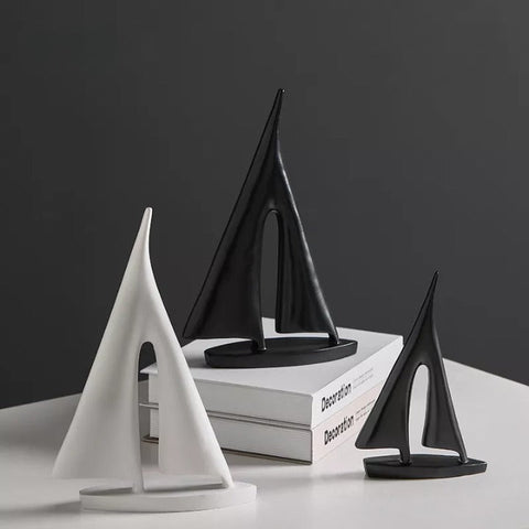 Maritime Segelboot Skulptur - Elegante Dekoration für Zuhause