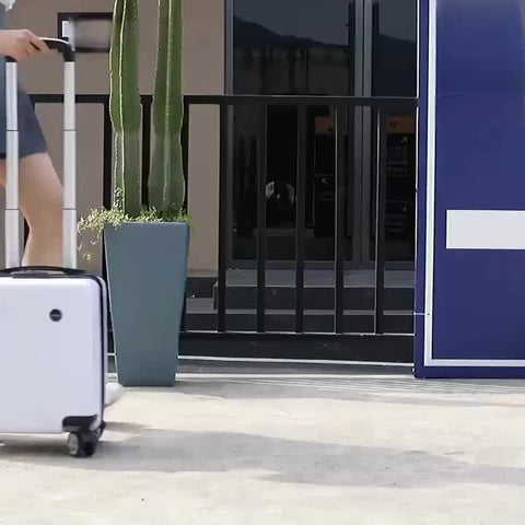 Trendiger Reisekoffer mit 4 Rollen – Leicht und Langlebig für Deine Abenteuer
