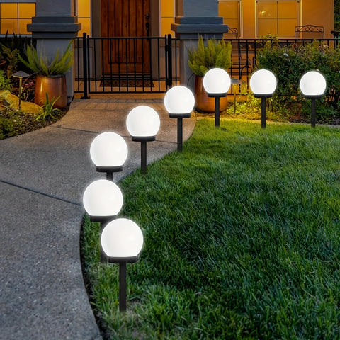 Solar LED Gartenlampen – Sphärische Beleuchtung für Wege und Gärten